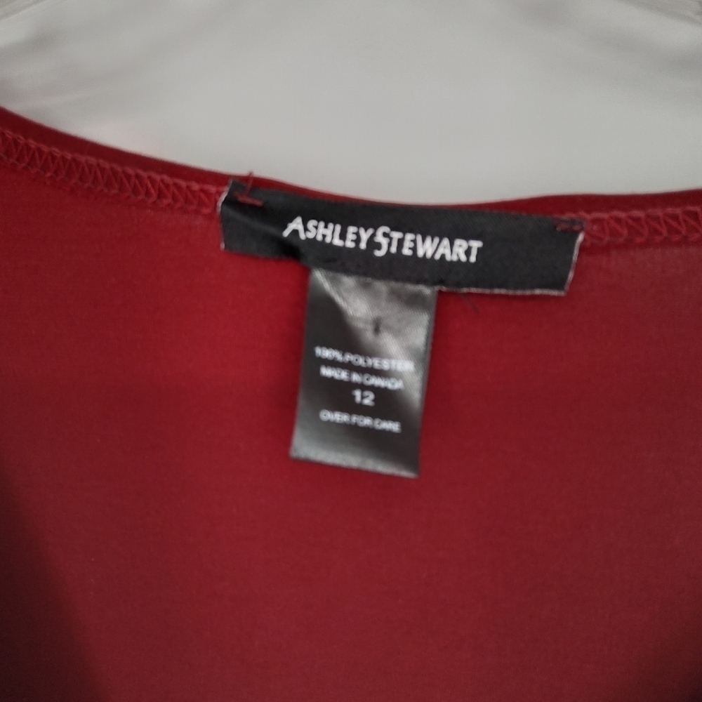 A1 ASHLEY STEWART DARK RED FRONT TWIST FLARED SLEEVE TOP - Picture 2 of 7